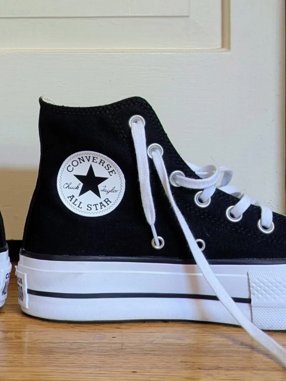 Converse Chuck Taylor All Star Platform High Tops Size 6.5